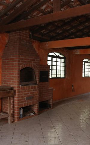 Casa à venda com 500m², 3 quartos e 3 vagas Casa à venda com 500m², 3 quartos e 3 vagasÁrea externa