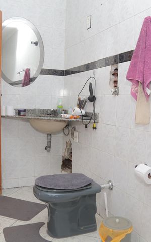 Casa à venda com 500m², 3 quartos e 3 vagas Casa à venda com 500m², 3 quartos e 3 vagasBanheiro da Suíte