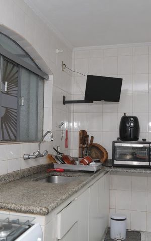 Casa à venda com 500m², 3 quartos e 3 vagas Casa à venda com 500m², 3 quartos e 3 vagasCozinha