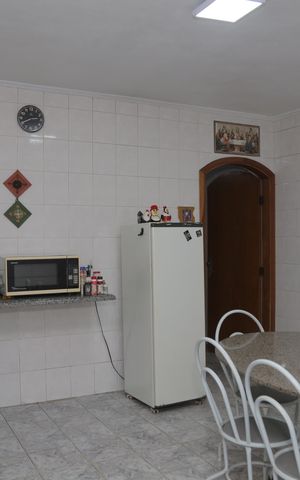 Casa à venda com 500m², 3 quartos e 3 vagas Casa à venda com 500m², 3 quartos e 3 vagasCozinha