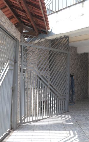 Casa à venda com 500m², 3 quartos e 3 vagas Casa à venda com 500m², 3 quartos e 3 vagasÁrea externa