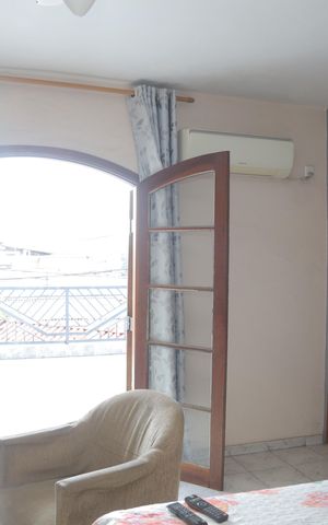 Casa à venda com 500m², 3 quartos e 3 vagas Casa à venda com 500m², 3 quartos e 3 vagasSuíte