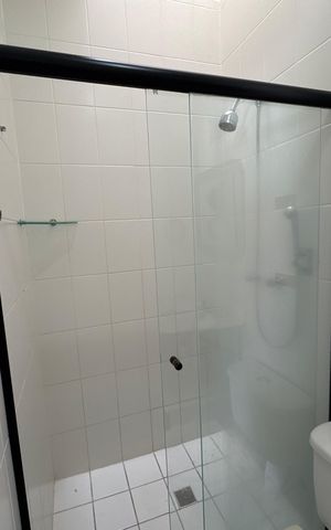 Casa de condomínio para alugar com 86m², 3 quartos e 2 vagas Casa de condomínio para alugar com 86m², 3 quartos e 2 vagasBanheiro da Suíte 1