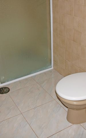 Casa de condomínio para alugar com 280m², 3 quartos e 4 vagasBanheiro 2