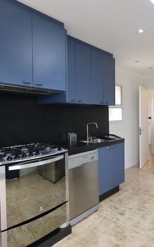 Apartamento para alugar com 241m², 4 quartos e 4 vagas Apartamento para alugar com 241m², 4 quartos e 4 vagasCozinha