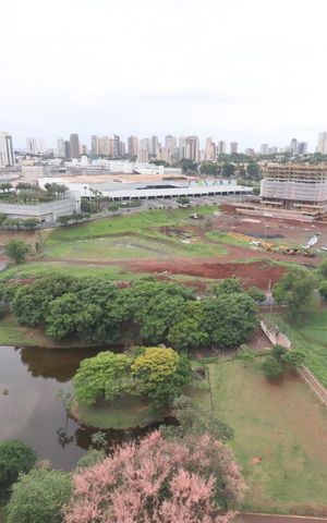 Apartamento para alugar com 241m², 4 quartos e 4 vagas Apartamento para alugar com 241m², 4 quartos e 4 vagasVista