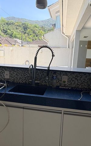 Casa à venda com 283m², 3 quartos e 3 vagas