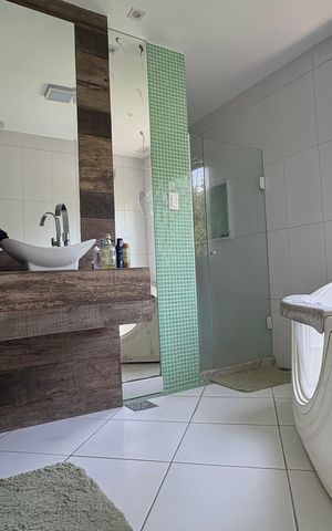 Casa à venda com 283m², 3 quartos e 3 vagas