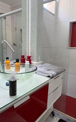 Casa à venda com 283m², 3 quartos e 3 vagas