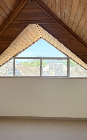Casa à venda com 283m², 3 quartos e 3 vagas