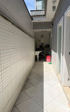Casa à venda com 283m², 3 quartos e 3 vagas
