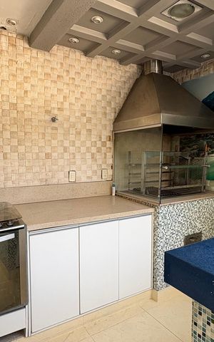 Casa à venda com 283m², 3 quartos e 3 vagas