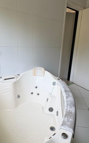 Casa à venda com 283m², 3 quartos e 3 vagas