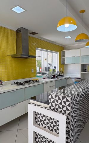 Casa à venda com 283m², 3 quartos e 3 vagas