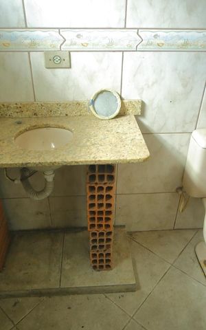 Casa à venda com 196m², 2 quartos e 2 vagasBanheiro da Suíte 
