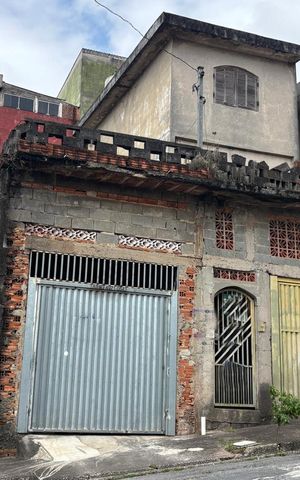 Casa à venda com 196m², 2 quartos e 2 vagasFachada e acesso 