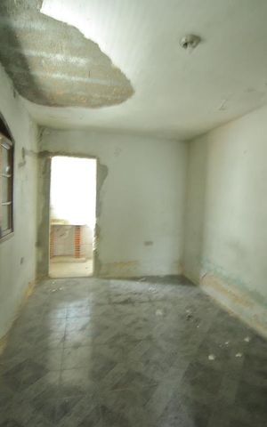 Casa à venda com 196m², 2 quartos e 2 vagasSuíte 