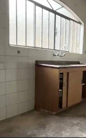 Casa à venda com 196m², 2 quartos e 2 vagasCozinha 