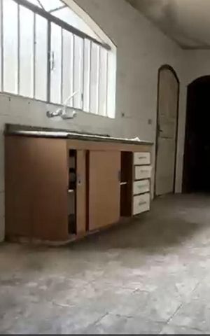 Casa à venda com 196m², 2 quartos e 2 vagasCozinha 