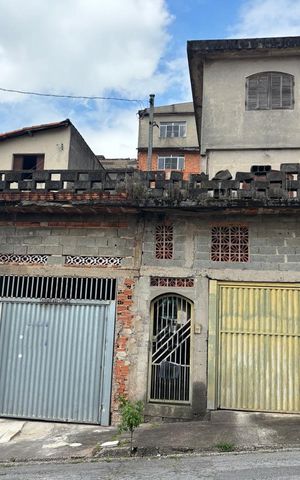 Casa à venda com 196m², 2 quartos e 2 vagasFachada e acesso 