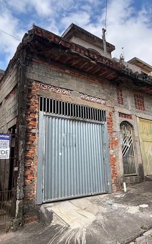 Casa à venda com 196m², 2 quartos e 2 vagasFachada e acesso 