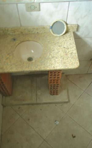 Casa à venda com 196m², 2 quartos e 2 vagasBanheiro da Suíte 