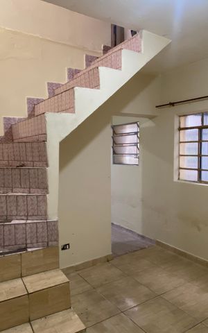 Casa para alugar com 40m², 2 quartos e sem vaga Casa para alugar com 40m², 2 quartos e sem vagaSala