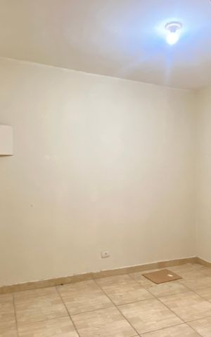 Casa para alugar com 40m², 2 quartos e sem vaga Casa para alugar com 40m², 2 quartos e sem vagaSala