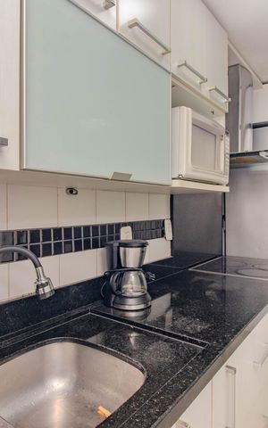 Apartamento para alugar com 41m², 2 quartos e 1 vaga Apartamento para alugar com 41m², 2 quartos e 1 vagaCozinha e Área de Serviço