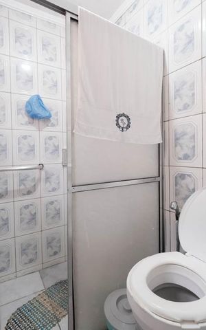 Casa à venda com 180m², 2 quartos e 1 vagaBanheiro