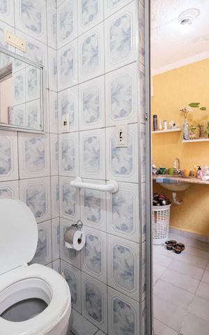 Casa à venda com 180m², 2 quartos e 1 vagaBanheiro