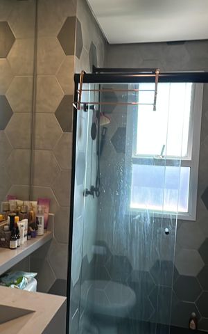 Apartamento à venda com 68m², 2 quartos e 2 vagas Apartamento à venda com 68m², 2 quartos e 2 vagasBanheiro da Suíte