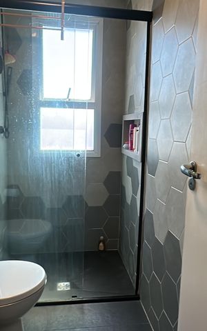 Apartamento à venda com 68m², 2 quartos e 2 vagas Apartamento à venda com 68m², 2 quartos e 2 vagasBanheiro da Suíte
