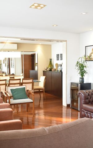 Apartamento à venda com 223m², 4 quartos e 4 vagasSala
