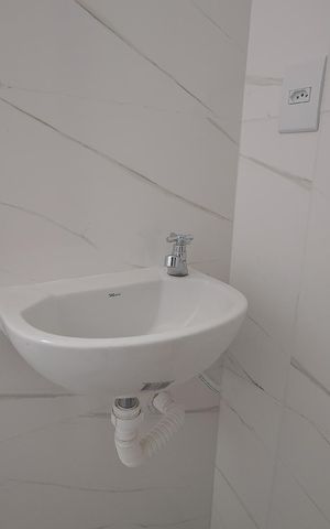 Apartamento à venda com 43m², 2 quartos e sem vaga Apartamento à venda com 43m², 2 quartos e sem vagaBanheiro