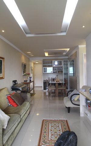 Apartamento à venda com 77m², 2 quartos e 1 vagaSala