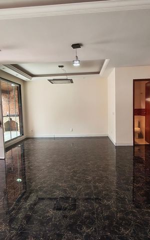 Casa de condomínio à venda com 241m², 4 quartos e 4 vagas