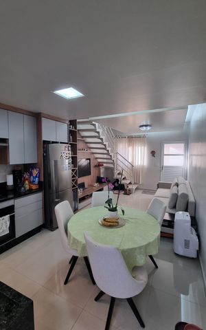Casa de condomínio à venda com 50m², 2 quartos e 1 vaga Casa de condomínio à venda com 50m², 2 quartos e 1 vagaCozinha