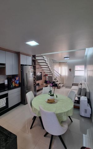 Casa de condomínio à venda com 50m², 2 quartos e 1 vaga Casa de condomínio à venda com 50m², 2 quartos e 1 vagaCozinha