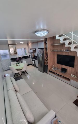 Casa de condomínio à venda com 50m², 2 quartos e 1 vaga Casa de condomínio à venda com 50m², 2 quartos e 1 vagaSala