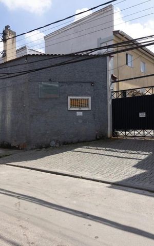 Casa de condomínio à venda com 50m², 2 quartos e 1 vaga Casa de condomínio à venda com 50m², 2 quartos e 1 vagaFachada