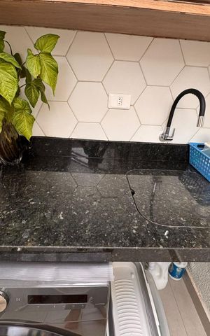 Casa de condomínio à venda com 50m², 2 quartos e 1 vaga Casa de condomínio à venda com 50m², 2 quartos e 1 vagaÁrea de serviço
