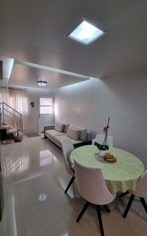 Casa de condomínio à venda com 50m², 2 quartos e 1 vaga Casa de condomínio à venda com 50m², 2 quartos e 1 vagaSala