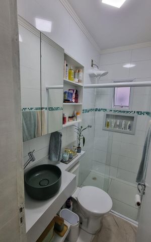 Casa de condomínio à venda com 50m², 2 quartos e 1 vaga Casa de condomínio à venda com 50m², 2 quartos e 1 vagaBanheiro