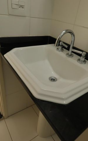 Apartamento para alugar com 65m², 3 quartos e 2 vagasBanheiro Social - Pia