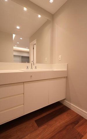 Apartamento para alugar com 72m², 2 quartos e 2 vagas Apartamento para alugar com 72m², 2 quartos e 2 vagasBanheiro da Suíte 1