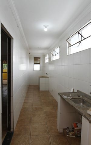 Casa para alugar com 60m², 2 quartos e sem vagaCozinha e Área de Serviço