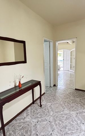 Casa à venda com 323m², 3 quartos e 3 vagasHall dos quartos