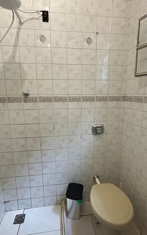 Casa à venda com 323m², 3 quartos e 3 vagasBanheiro Social 1