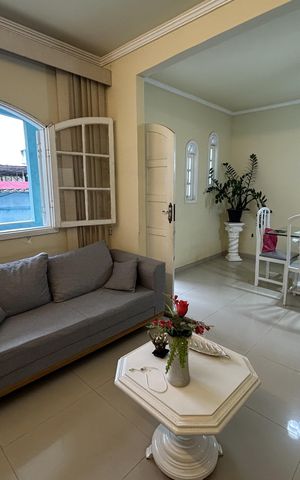 Casa à venda com 323m², 3 quartos e 3 vagasSala